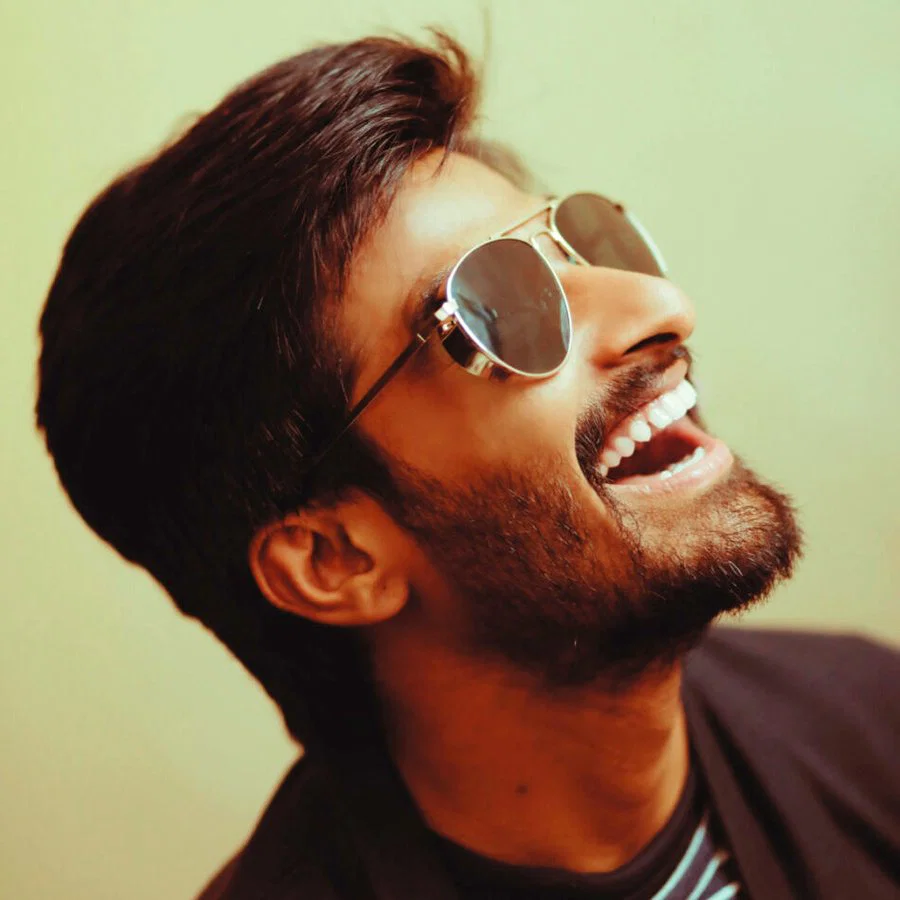 Akkshay Joshi, candid
